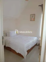 RUMAH VILLA KARANGPLOSO BATU MALANG