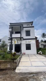 RUMAHH SIAP HUNI KOMERSIL 2 LANTAI LOKASI KEDUNGREJO PAKIS