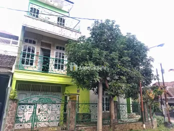 Sewa Rumah 3 Lantai Jalan Saxophone 8KT dekat Unmuh Malang