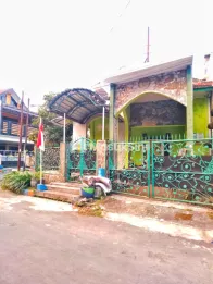 Sewa Rumah 3 Lantai Jalan Saxophone 8KT dekat Unmuh Malang
