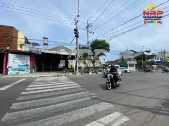 Dijual Ruang Usaha Strategis di Lateng Banyuwangi – Luas 195 m² SHM