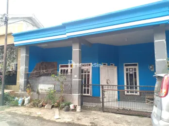 Dijual Rumah Biru 2 lantai Dekat Lippo Mall Jember