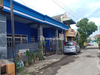 Dijual Rumah Biru 2 lantai Dekat Lippo Mall Jember