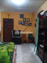 Dijual Rumah Biru 2 lantai Dekat Lippo Mall Jember