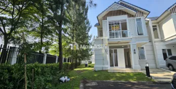 Dijual Rumah Hook Cantik View Danau dan Taman Termurah Lavon Swan City Ciku