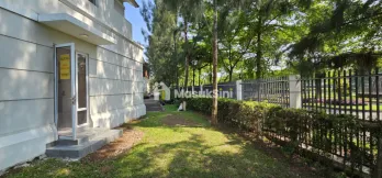 Dijual Rumah Hook Cantik View Danau dan Taman Termurah Lavon Swan City Ciku