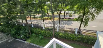 Dijual Rumah Hook Cantik View Danau dan Taman Termurah Lavon Swan City Ciku