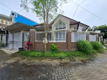 DIJUAL RUMAH HOOK LOKASI CLUSTER SINGOSARI MALANG
