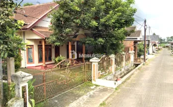Dijual Rumah Luas Hitung Tanah di Jl Raya Karangduren Pakisaji Malang