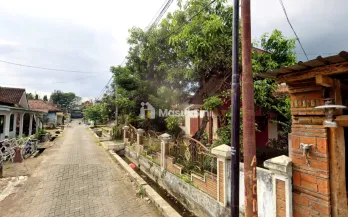 Dijual Rumah Luas Hitung Tanah di Jl Raya Karangduren Pakisaji Malang