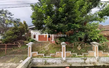 Dijual Rumah Luas Hitung Tanah di Jl Raya Karangduren Pakisaji Malang