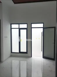DIJUAL RUMAH SIAP HUNI LOKASI SAWOJAJAR