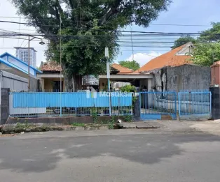 Jual Rumah Hitung Tanah Strategis Pusa Kota Surabaya kec Ngagel dekat Guben