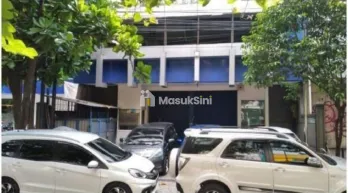 Ruko 3Lantai di pinggir jalan, area tengah kota Malang