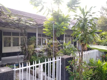 Rumah 2 Lantai Dijual Jl Ananas Tengah Kota Malang Dekat Alun-alun