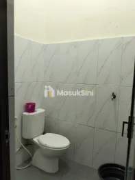 Rumah 3 Lantai Cocok untuk Praktek Dokter di Belakang KPH Jember