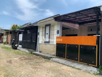 Rumah 3KT 2 lantai di Puri Bunga Nirwana Jember