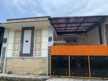Rumah 3KT 2 lantai di Puri Bunga Nirwana Jember