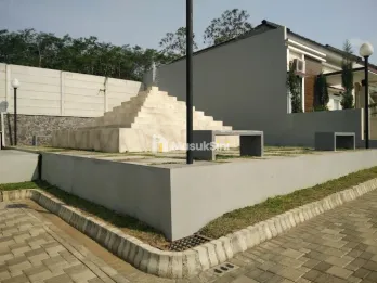 RUMAH ASRI DENGAN SUASANA SEJUK