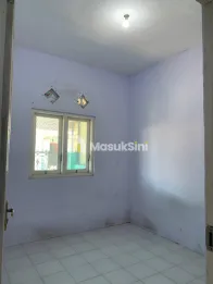 Rumah dengan Sisa Tanah Samping di Taman Gading Jember