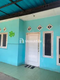 Rumah dengan Sisa Tanah Samping di Taman Gading Jember