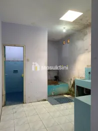 Rumah dengan Sisa Tanah Samping di Taman Gading Jember
