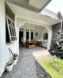 Rumah Dijual Mojo Kediri Pinggir Jalan Raya, Cocok Usaha, Tanah Luas