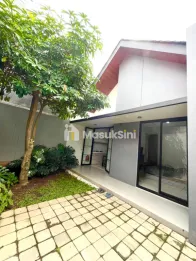 RUMAH FULL LANTAI GRANITE DEKAT UNMUH JEMBER