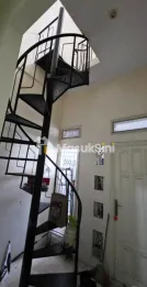 Rumah Hangat & Homey untuk Keluarga di Rungkut Mapan