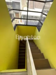 RUMAH HOOK 2LANTAI DI AREA TENGAH KOTA MALANG