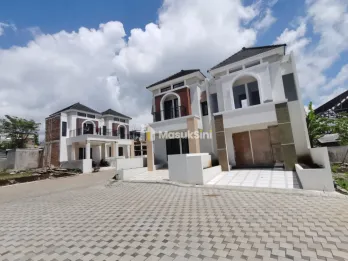 RUMAH HUNIAN 2 LANTAI MODERN DENGAN VIEW PEGUNUNGAN DEKAT ALUN ALUN BATU