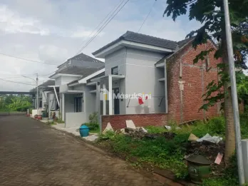 RUMAH HUNIAN KOMERSIAL MINIMALIS MODERN UNIT TERBATAS AREA PAKISAJI