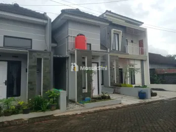 RUMAH HUNIAN KOMERSIAL MINIMALIS MODERN UNIT TERBATAS AREA PAKISAJI