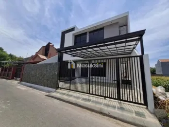 RUMAH MEWAH 4+1 KT DI KATANG KEDIRI, DEKAT PUSAT KULINER
