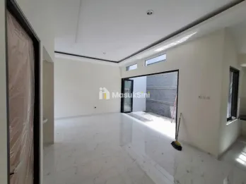 RUMAH MEWAH 4+1 KT DI KATANG KEDIRI, DEKAT PUSAT KULINER