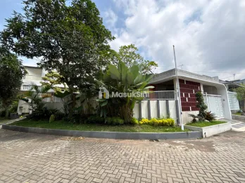 RUMAH MEWAH FULL FURNISH LOKASI DEKAT KAMPUS BRAWIJAYA KOTA MALANG