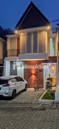 RUMAH MINIMALIS 2 LANTAI LOKASI STRATEGIS DI PUSAT KOTA MALANG