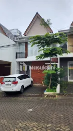 RUMAH MINIMALIS 2 LANTAI LOKASI STRATEGIS DI PUSAT KOTA MALANG