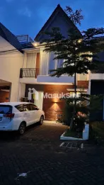 RUMAH MINIMALIS 2 LANTAI LOKASI STRATEGIS DI PUSAT KOTA MALANG