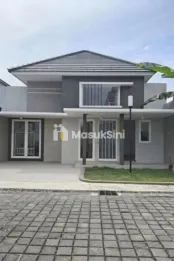 RUMAH MODERN DI PARK VIEW RESIDENCE KEDIRI, SHM, 3 KT
