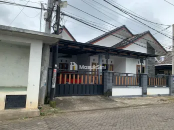RUMAH MODERN MINIMALIS LOKASI DI BUMIAYU KOTA MALANG