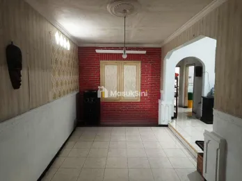 Rumah Usaha Dijual Jl Laksda Adi Sucipto Blimbing