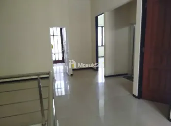 Sewa Rumah Nyaman di Baratajaya &ndash; Lokasi Strategis Surabaya Pusat