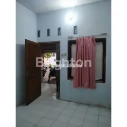 Rumah Kos dan Kios pinggir Jalan Mastrip dekat Poltek Jember