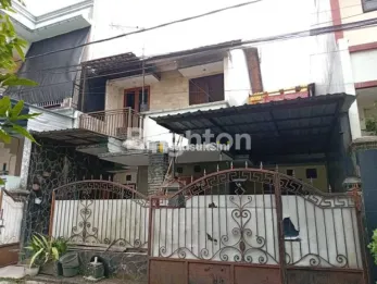 Rumah 2 Lantai Fully Furnished Di Griya Santa