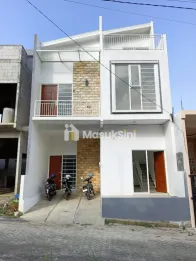 VILLA MODERN DI BATU DENGAN VOID TINGGI DAN LOKASI STRATEGIS