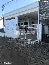 DIJUAL RUMAH DIBELAKANG ARAYA