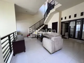 DIJUAL RUMAH LANTAI 2 DI JL.MANINJAU MALANG
