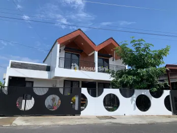 Harga Turun 100 juta Rumah Indah Kawasan Padat dekat Candi Prambana