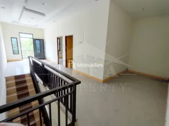 Jual Rumah 2 Lantai Bangunan Baru Kondisi Siap Huni Harga Murah